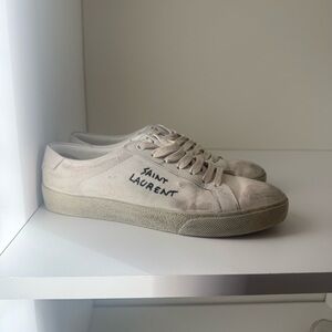 Saint Laurent embroidered court shoe